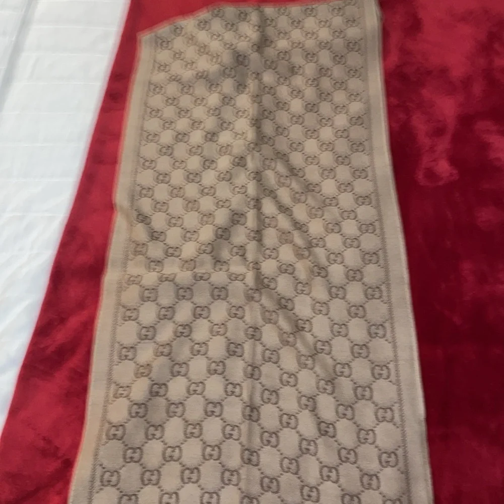 NWOT Gucci wool scarf